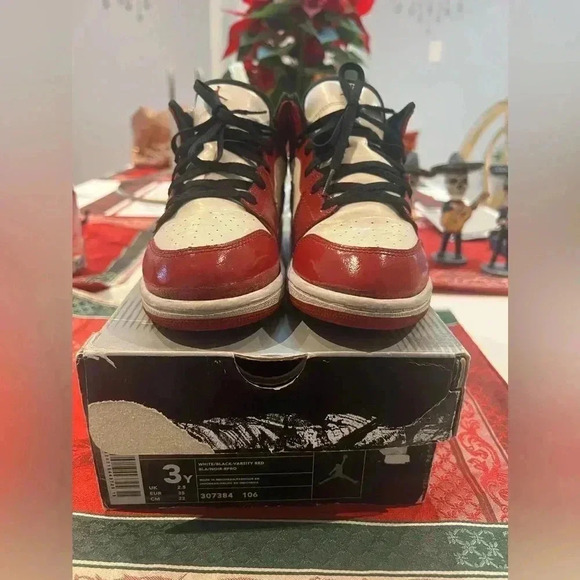 Jordan 1 Retro (PS) size 3 - Picture 2 of 9